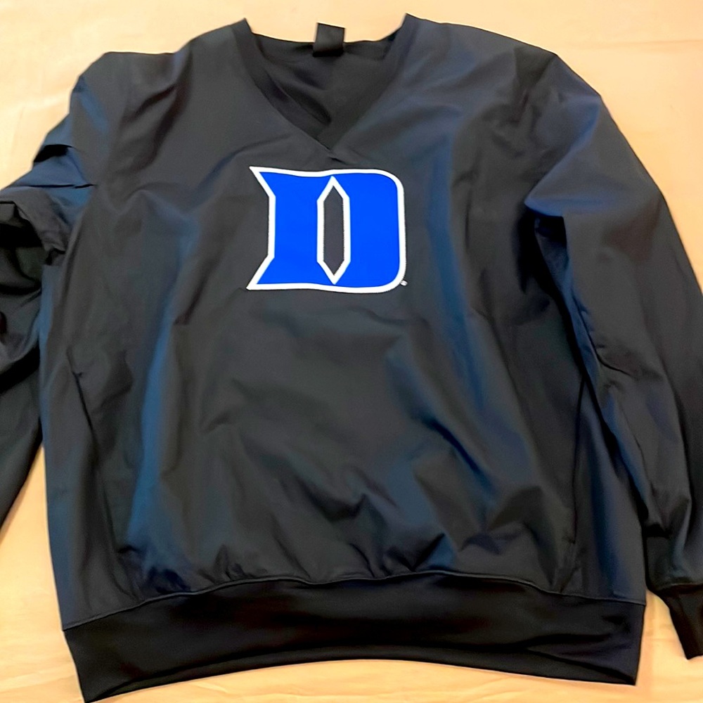 DUKE pullover sweater